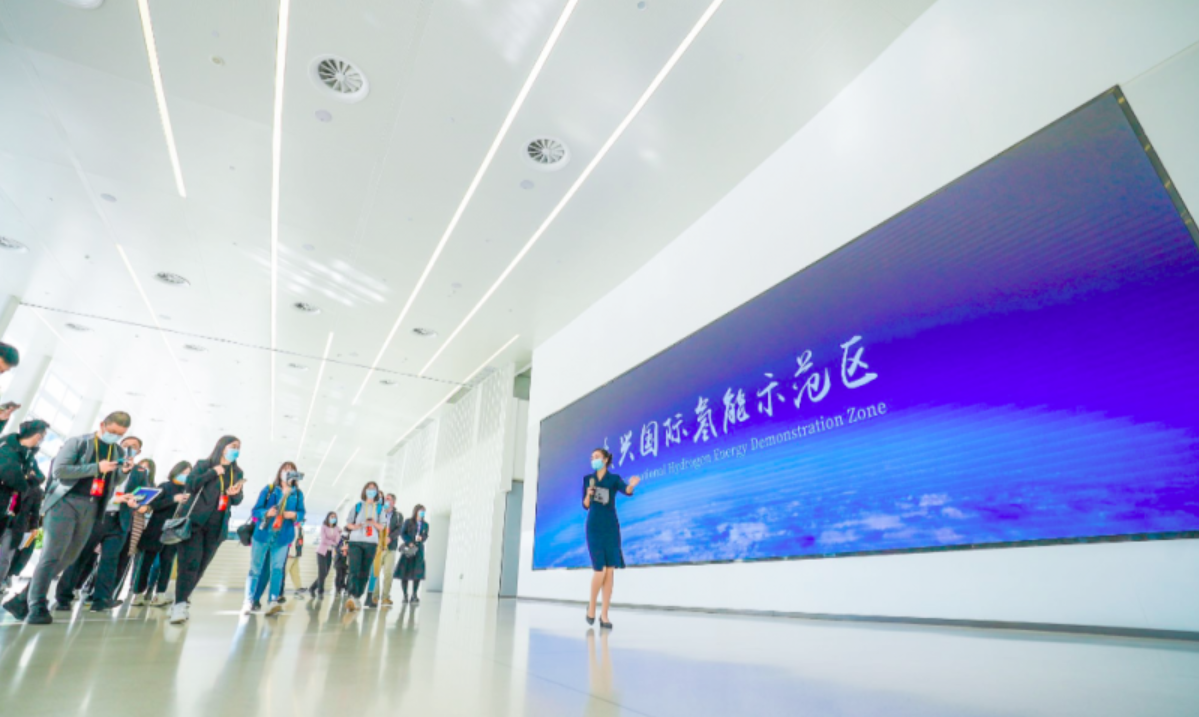 境内外记者走进大兴国际氢能示范区，多项氢能产品亮相