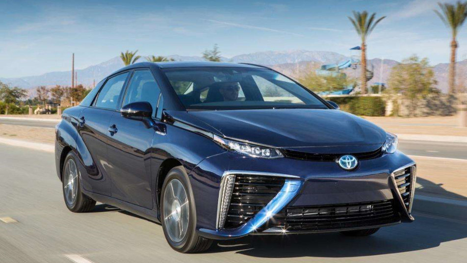 丰田发布新一代氢燃料汽车Mirai，最大续航900km，但与国人无关！